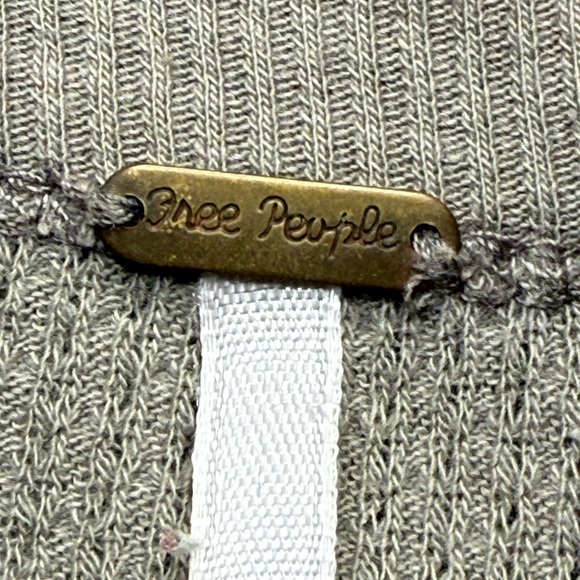 Free People Woman’s Cuff Thermal Long Sleeve Classic Top Sz XS Grey/Brown - Picture 8 of 8